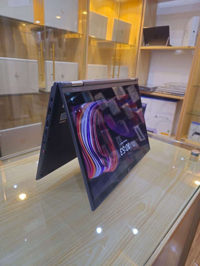 Lenovo ThinkPad X380 Yoga Intel Core i5 8GB 256SSD